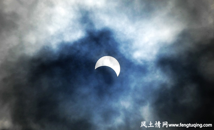 狗吃太阳的神话故事_格林童话【风土情网】 狗吃太阳的神话故事_格林童话【风土情网】