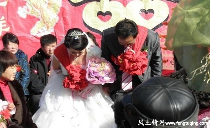 黑龙江人的婚嫁习俗_民间风俗【风土情网】 黑龙江人的婚嫁习俗_民间风俗【风土情网】