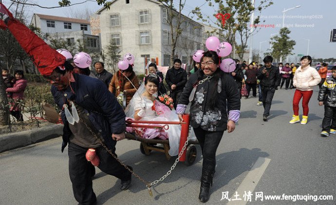 “闹婚”的陋习_风土习惯【风土情网】 “闹婚”的陋习_风土习惯【风土情网】