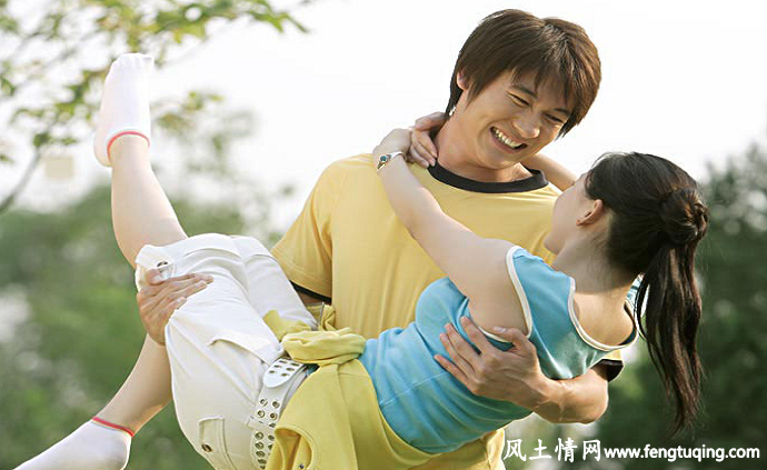男人,怀抱,甜蜜_情感文章【风土情网】 男人,怀抱,甜蜜_情感文章【风土情网】