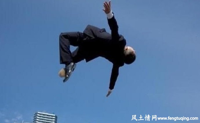白色连衣裙的灵异传说_魔界传说【风土情网】 白色连衣裙的灵异传说_魔界传说【风土情网】