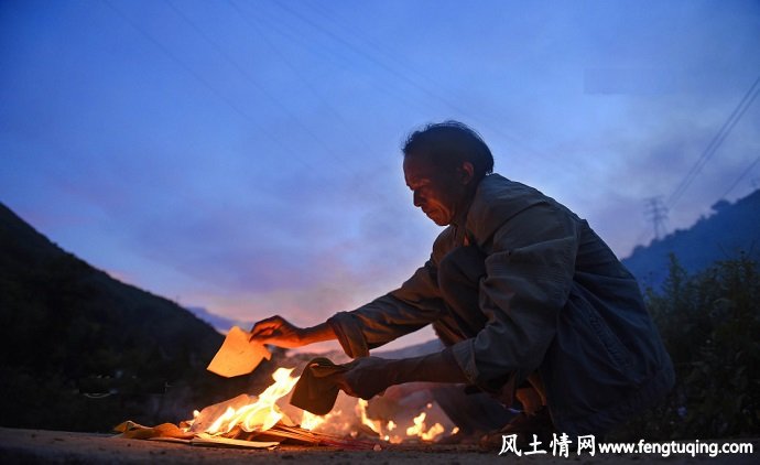 烧纸钱的禁忌_魔界传说【风土情网】 烧纸钱的禁忌_魔界传说【风土情网】