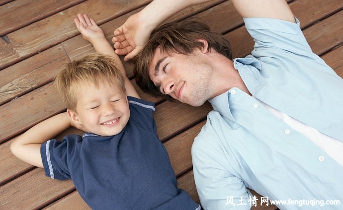 父母怎样与孩子交朋友_家庭教育【风土情网】 父母怎样与孩子交朋友_家庭教育【风土情网】
