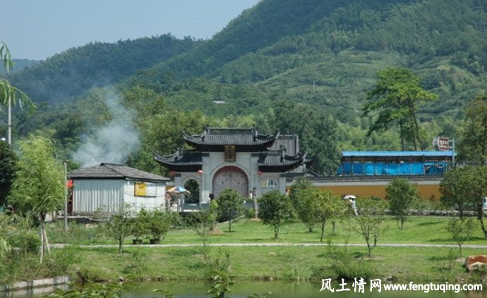 “十八顶黄梁伞”的风水传说_风水故事【风土情网】 “十八顶黄梁伞”的风水传说_风水故事【风土情网】
