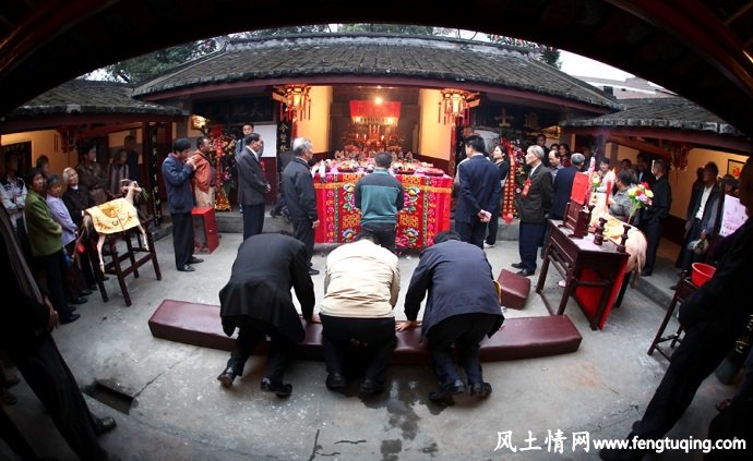 猿儿祭母的故事_民间故事【风土情网】 猿儿祭母的故事_民间故事【风土情网】