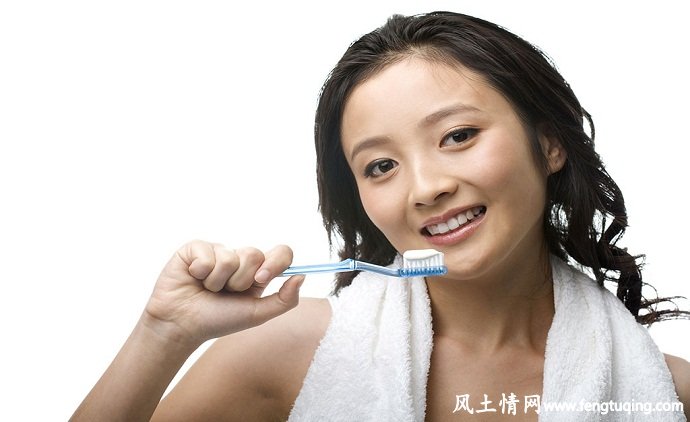 养成良好的刷牙习惯能防龋牙