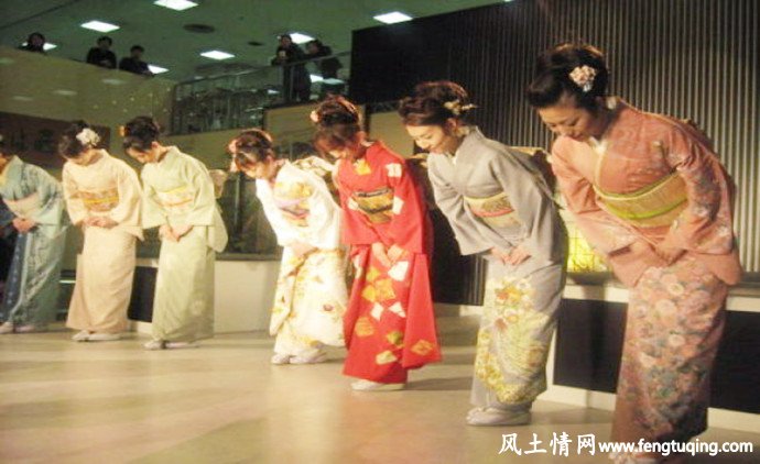 日本人的礼仪习俗_风土习惯【风土情网】 日本人的礼仪习俗_风土习惯【风土情网】